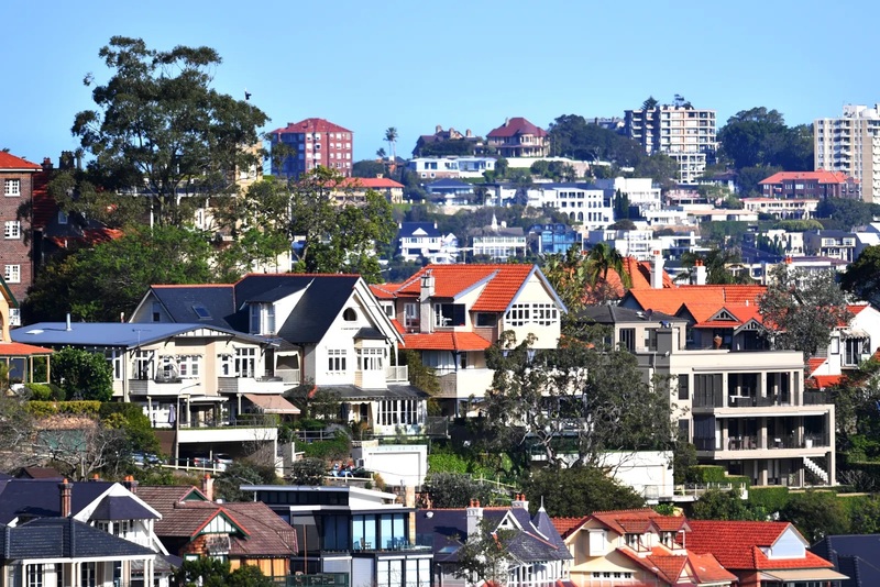 Homebuyer desire for sea and tree change weakens, renewed focus on suburbs after lockdowns end    By Rebecca Le May