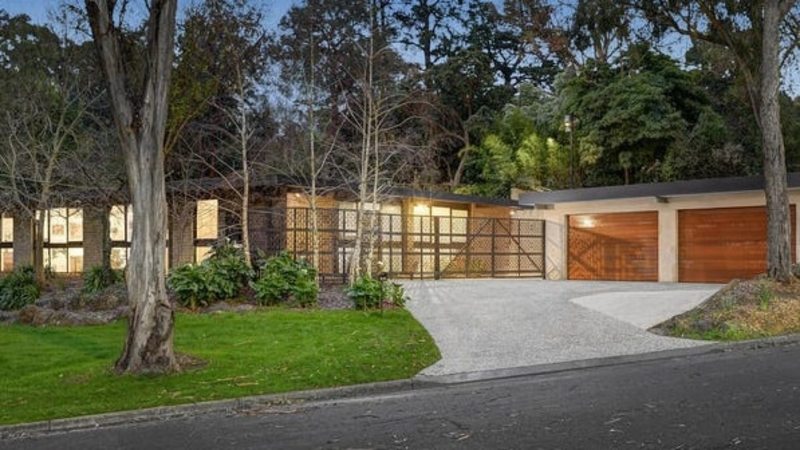 Park Orchards: Melbourne suburb home to Australia’s biggest houses     By Rebecca DiNuzzo